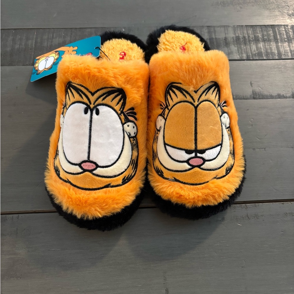 Garfield children’s slippers US size 5-6- NWT
